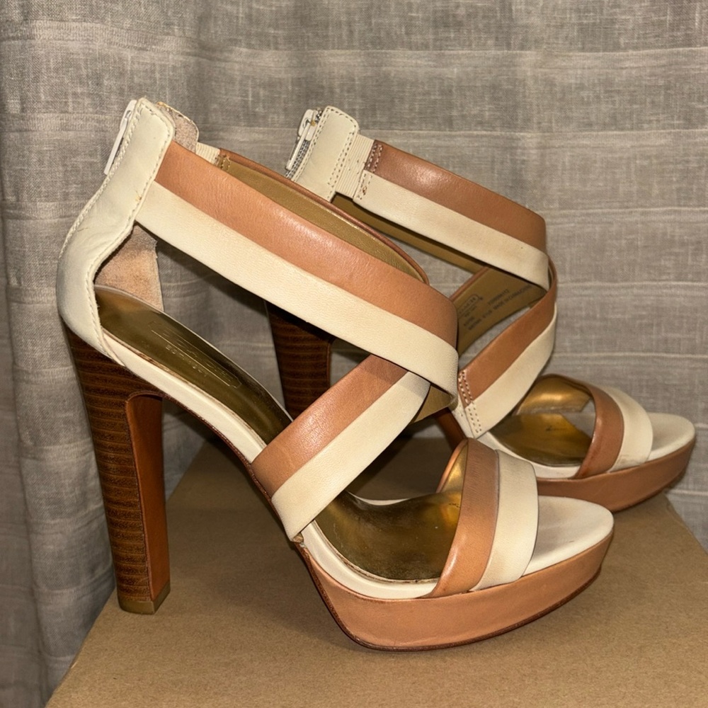 COACH 6.5 heels - Picture 2 of 4